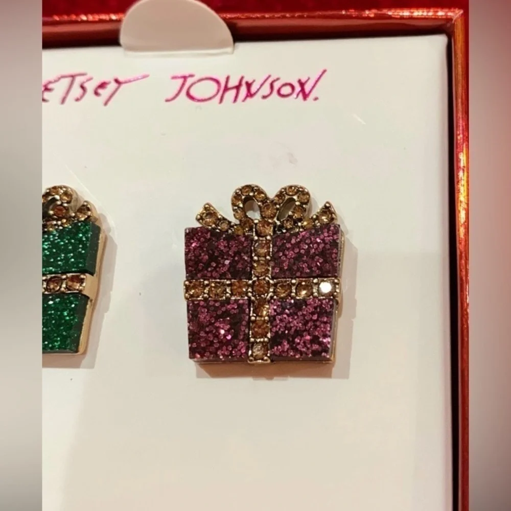 BETSEY JOHNSON Christmas Holiday Presents Gifts Mismatched Stud Earrings NEW NWT - Picture 3 of 4